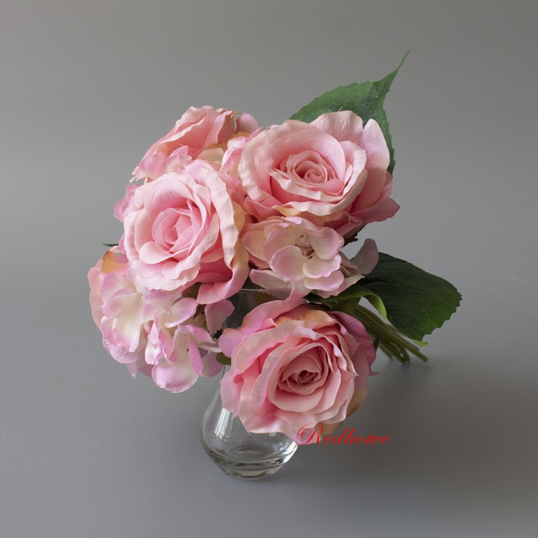 Букет роза и гортензия розовые Б455