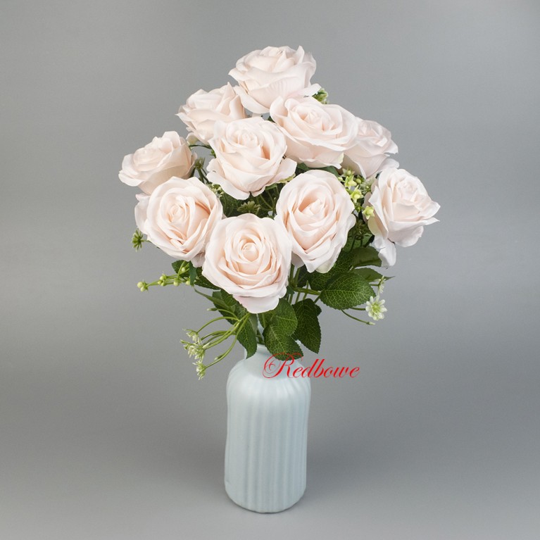 Розы бледно-розовые Б558