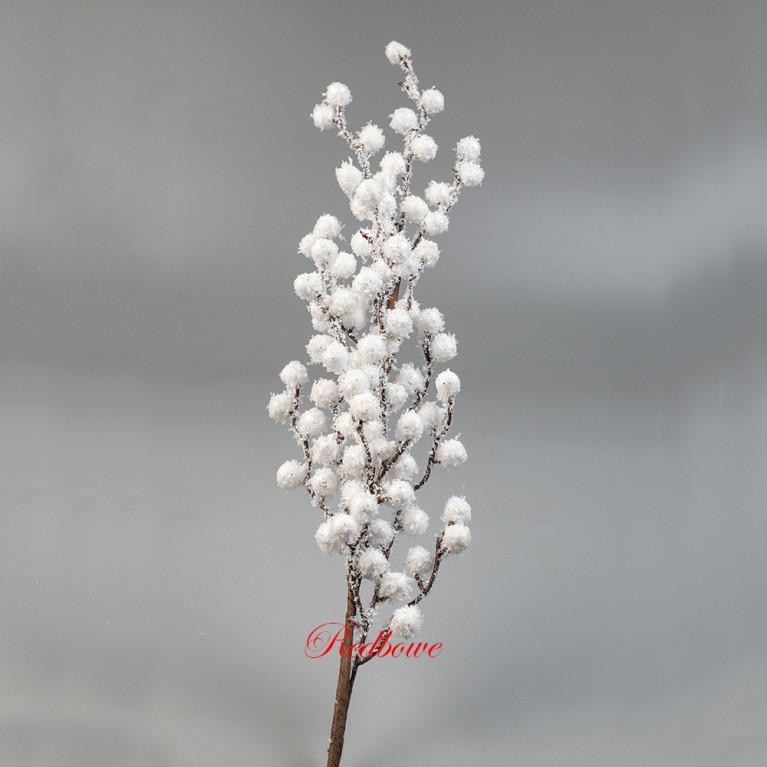 Ветка белых ягод П540