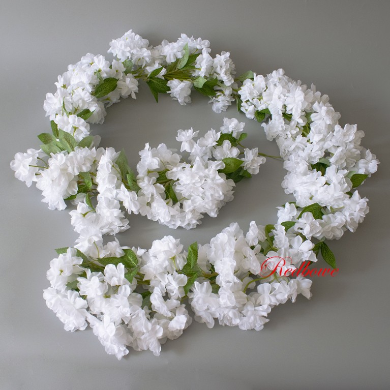 Лиана с белыми цветами Л85
