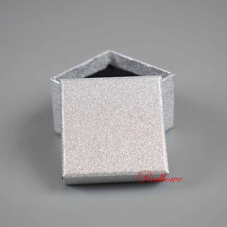 Коробочки квадратные "Искра" серебряная 5х5см Ю55