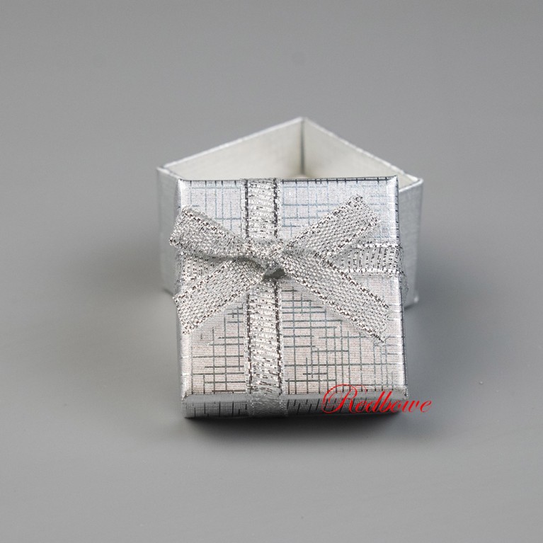 Коробочка квадратная серебряная 3,5х3,5х3см Ю81