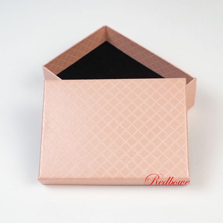 Коробка прямоугольная розовая 8х11х2,5см Ю92